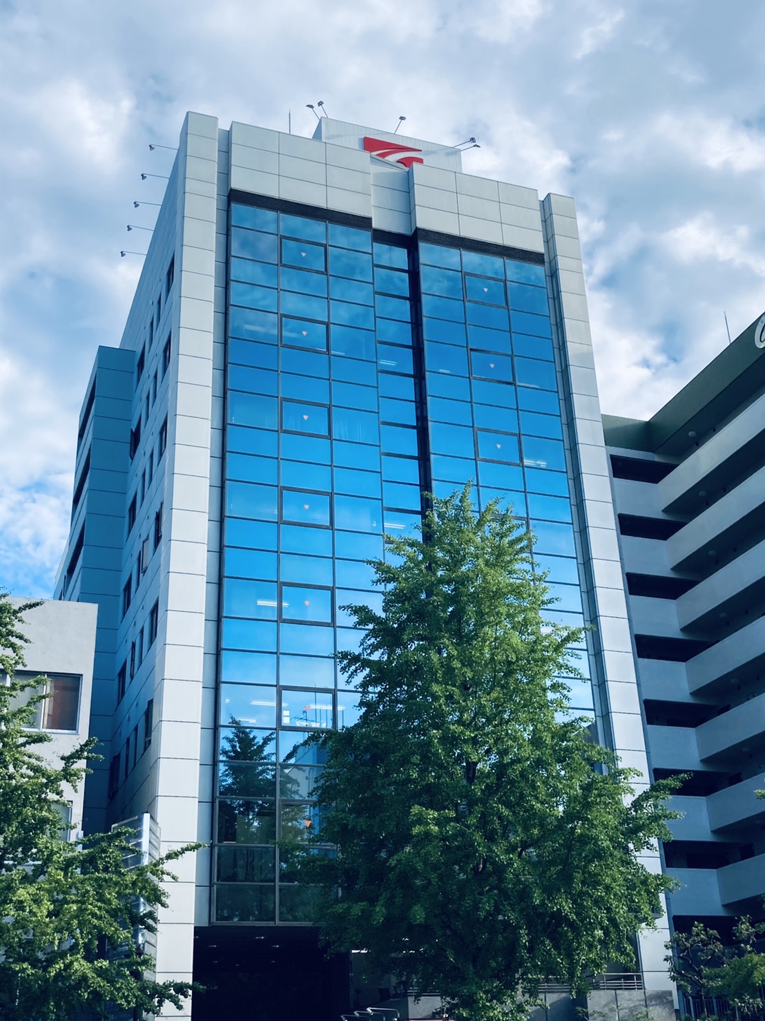 株式会社 PRESENTS